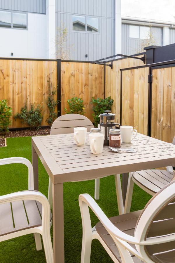 Nature'S Haven 2 Bed 2 Bath W/Carpark Christchurch Bagian luar foto
